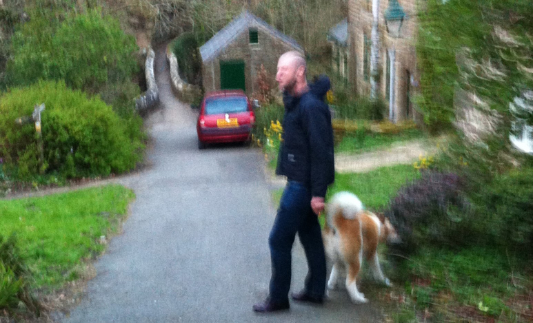 Toffee the Akita walk in Edale